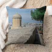 Pistool turret op oude muren in Valletta, Malta Ca Kussen (Deken)