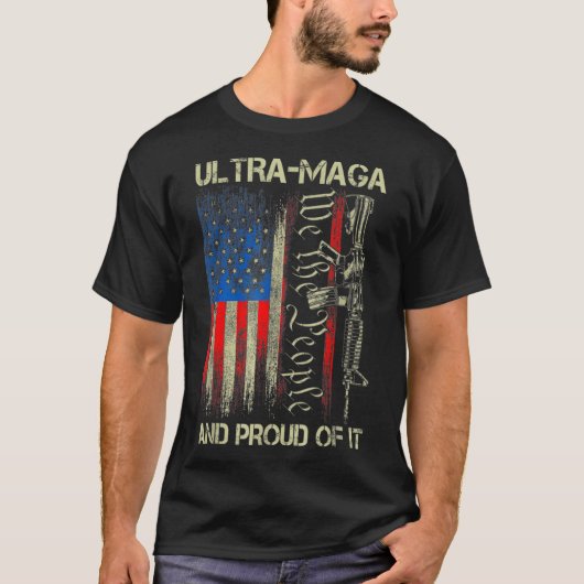 Pistool USA Flag Patriots Ultra MAGA en Prouwe T-shirt (Voorkant)