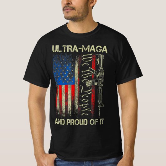 Pistool USA Flag Patriots Ultra MAGA en Prouwe T-shirt (Voorkant)