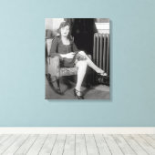 Pistool Verborgen in Kousenband, 1922 Canvas Afdruk (Insitu (Houten vloer))