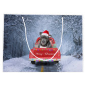 Pit Bull Dog in Snow, zittend met Kerstmis Groot Cadeauzakje (Achterkant)