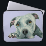 Pit Bull Dog Waterverf Portret Dog Art Laptop Sleeve<br><div class="desc">Dit is een waterverf schilderij van een grijze roofhond die op de vloer ligt. Ze kijkt omhoog en haar gezicht wordt op de vloer geknipt. Pit stieren hebben meestal een groter hoofd en ik denk dat ze daar schattig voor zijn!</div>