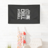 Pitbull Blijf Thuis En Ontspan Design Spandoek (Insitu)