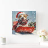 Pitbull Hond in Sledge Laat het Sneeuw Kerstmis Vierkante Klok (Huis)