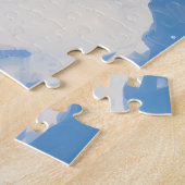 Pitbull hond loopt in de sneeuw met kerst Pet Legpuzzel (Zijkant)