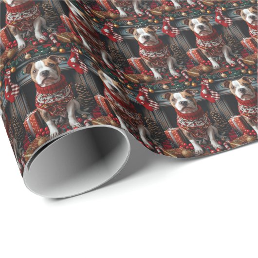 Pitbull-hond met kerstcadeaus bij de open haard cadeaupapier (Rol Hoek)