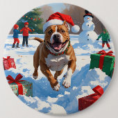 Pitbull-hond rent in de sneeuw met kerstmuts ronde button 6,0 cm (Voorkant)