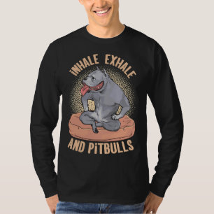 Pitbull mam voor yoga liefhebbers t-shirt