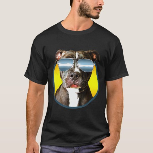 Pitbull met schaduwen op pitbull t-shirt (Voorkant)