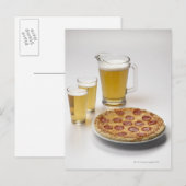 Pitcher en twee pints bier naast peperoni briefkaart (Voorkant / Achterkant)