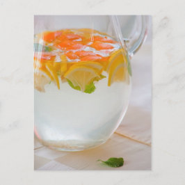 Pitcher met water en vruchten briefkaart