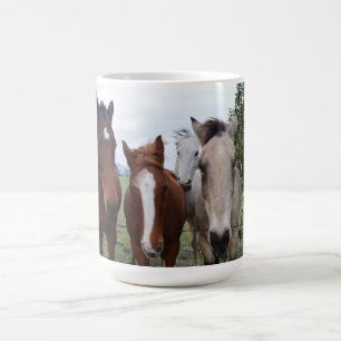Pittig haar: Verrukkelijke paardenproblemen, Koffiemok