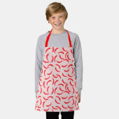 Pittige rode chili patroon schort (Gedragen)