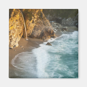 Pittoreske McWay Falls stort op het strand en Magneet