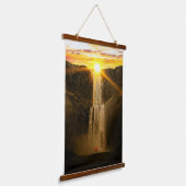 Pittoreske Natuur - waterval tijdens zonsondergang Hangend Wandkleed (Gebogen)