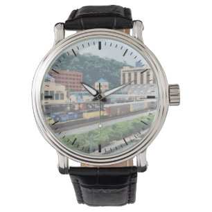 Pittsburgh PA - Trein op postplein Horloge