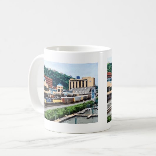 Pittsburgh PA - Trein op postplein Koffiemok (Voorkant links)