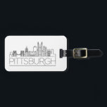 Pittsburgh, Penn Stylized City Skyline Bagagelabel<br><div class="desc">Een uniek bagagelabel dat de prachtige stad Pittsburgh in Pennsylvania vertegenwoordigt. Dit label bevat een gestileerde illustratie van de unieke skyline van de stad met de naam eronder.</div>