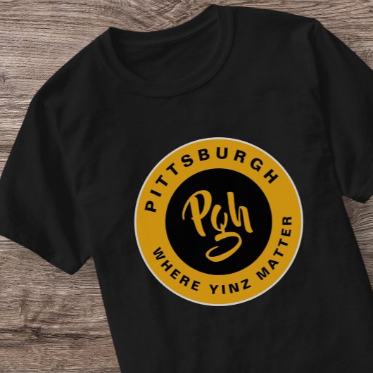 Pittsburgh Zwart Goud PGH Yinz Retro T-shirt