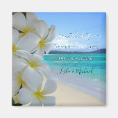 PixDezines BEWAREN DE DATUM/BEACH+PLUMERIA LEI Magneet (Voorkant)