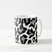PixDezines black and white leopard print Koffiemok (Voorkant rechts)