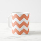 PixDezines DIY Kleur/Koraal/Adj. Chevron Pattern Koffiemok (Voorkant links)