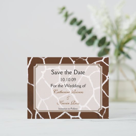 PixDezines Giraffe print save the date briefkaart (Staand voorkant)