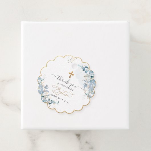 PixDezines H2 Stoffelijk Blauw Gom Eucalyptus Doop Bedankjes Labels (In situ)