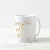 PixDezines LIVE MET GRACE/Marble+Faux Gold Script Koffiemok (Voorkant rechts)