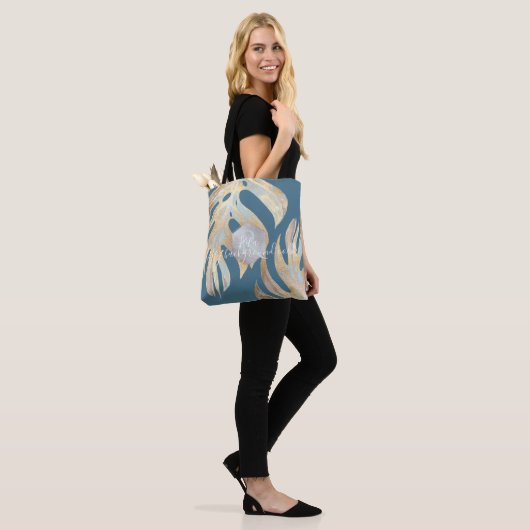 PixDezines Monstera | Iriserend goud | DIY-kleur Tote Bag (Op model)