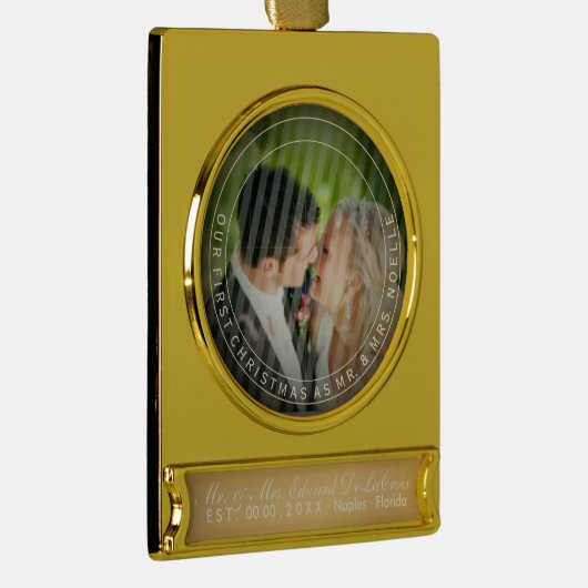 PixDezines Mr & Mrs First Kerstbruiloft Foto Verguld Banner Ornament (Rechts)