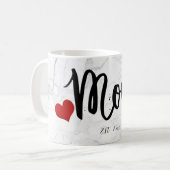PixDezines NIEUW MOM Marble+Modern Script Koffiemok (Voorkant links)