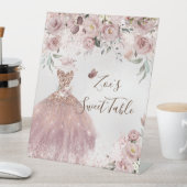 PixDezines Quinceanera Dusty Roos Sweet Table Reclamebord Met Voetstuk (Insitu)