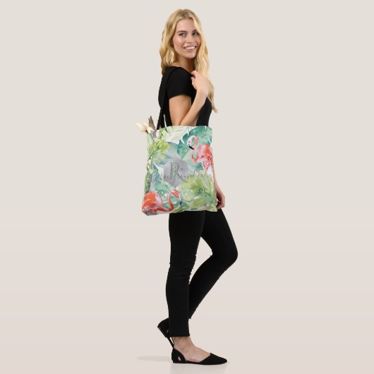 PixDezines Roze Flamingo's + Tropisch groen Tote Bag (Op model)