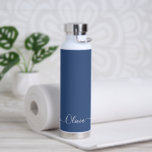 PixDezines Stlate Blue DIY-kleur Waterfles<br><div class="desc">PixDezines waterflesje,  leistblauw - DIY Color past deze aan met uw favoriete lettertype. Copyright © 2022 PixDezines™. Alle rechten voorbehouden.</div>