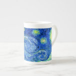 PixDezines van gogh starry night/st. remy Porselein Kop<br><div class="desc">Van Gogh's beroemde schilderij,  "De Sterrennacht". Van Gogh schilderde tijdens zijn verblijf in het asiel van Saint Remy in de jaren tachtig de rolheuvels en de cyperbomen die hij uit zijn raam zag. Digitaal verbeterd door PixDezines. Copyright © 2008-2016 PixDezines.com™ en PixDezines™ op zazzle.com. Alle rechten voorbehouden.</div>