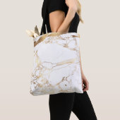 PixDezines WIT MARMER + FAUX GOUDEN ADERS Tote Bag (Dichtbij)