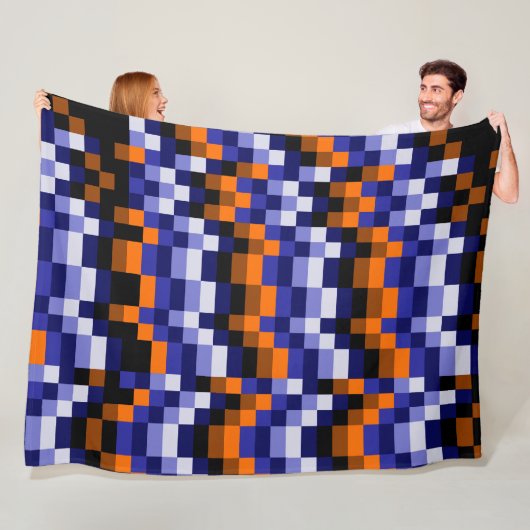 Pixel Art Fleece Deken – Blues, Sinaasappel & Eart (In situ)