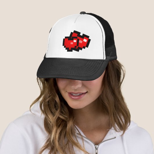 PIXEL HART TRUCKER PET (In situ)