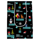 Pixelated Merry Christmas Pattern - Retro Design Medium Cadeauzakje (Achterkant)