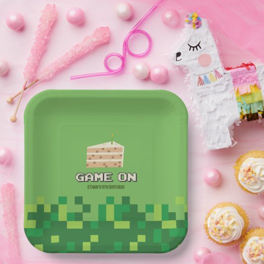 Pixelated spel op de uitnodiging van de kinderverj papieren bordje (Feest)