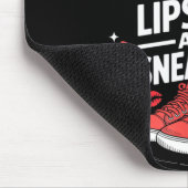 Pixie cut lippenstift en sneakers korte kapsel muismat (Hoek)