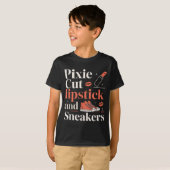 Pixie cut lippenstift en sneakers korte kapsels t-shirt (Voorkant volledig)