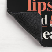Pixie cut lipstick en sneakers korte kapsel stijl muismat (Hoek)