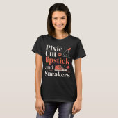 Pixie cut lipstick en sneakers korte kapsel stijl t-shirt (Voorkant volledig)