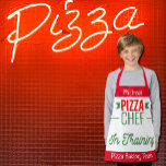Pizza bakken team- kinder schort<br><div class="desc">Pizza bakken team / pizza chef-kok in opleiding - vet typografie ontwerp met rood, wit en groen. Personaliseer dit all-over print schort voor kinderen met zijn / haar naam. Het komt uit de winkel van lumirala.</div>
