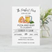 Pizza en Bier Koppel Co-Ed Bruidsuitnodiging Kaart (Staand voorkant)