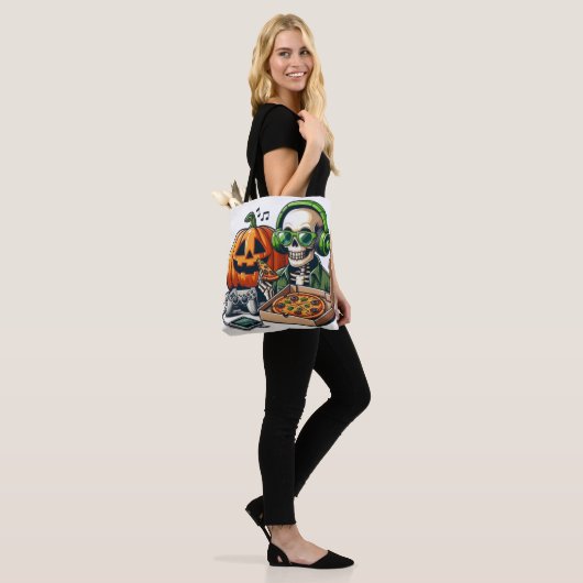 Pizza-liefhebbend skelet: Gaming, Cheese Overload, Tote Bag (Op model)