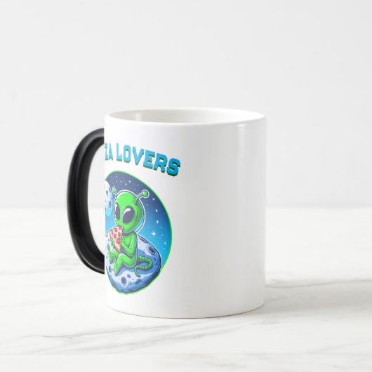 Pizza-liefhebbende alien op de maan | Fun Cosmic Magische Mok (Voorkant links)