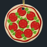 Pizza met tomaten keramisch ornament<br><div class="desc">Dit ontwerp is voorzien van pizza met tomaten. Geweldig om op elk moment van het jaar op te hangen, heb je een pizza-thema in je keuken? Hang dit ornament met andere pizza-ornamenten die ik in mijn winkel heb op haken in je keuken. Als u een pizzeria bezit, kunt u uw...</div>